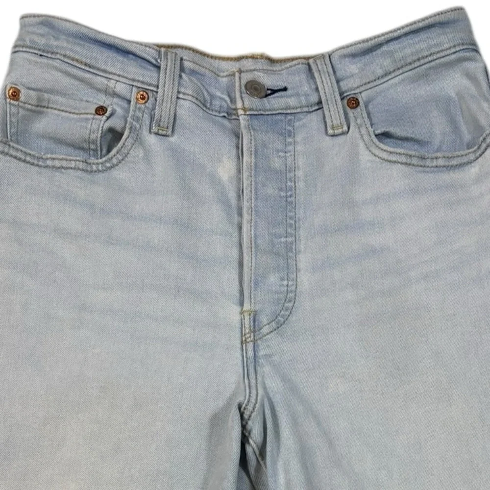 Levi’s Women’s Ribcage Ankle Straight Button Fly Light Wash Jeans | Size 28x27